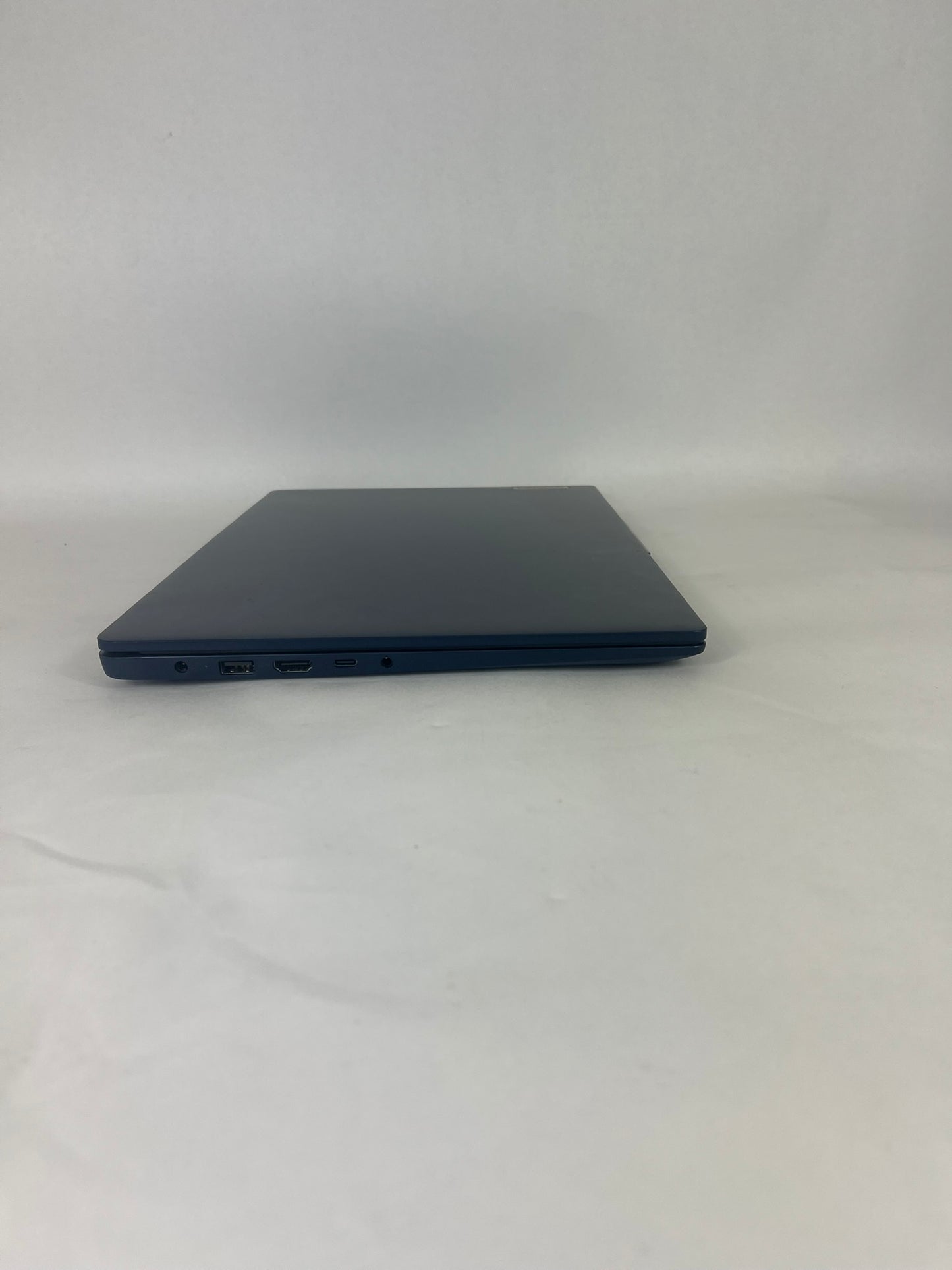 Ideapad Slim 3 15ABR8 15.6in FHD AMD Ryzen 7 7730U 2GHz 16GB RAM 512GB SSD