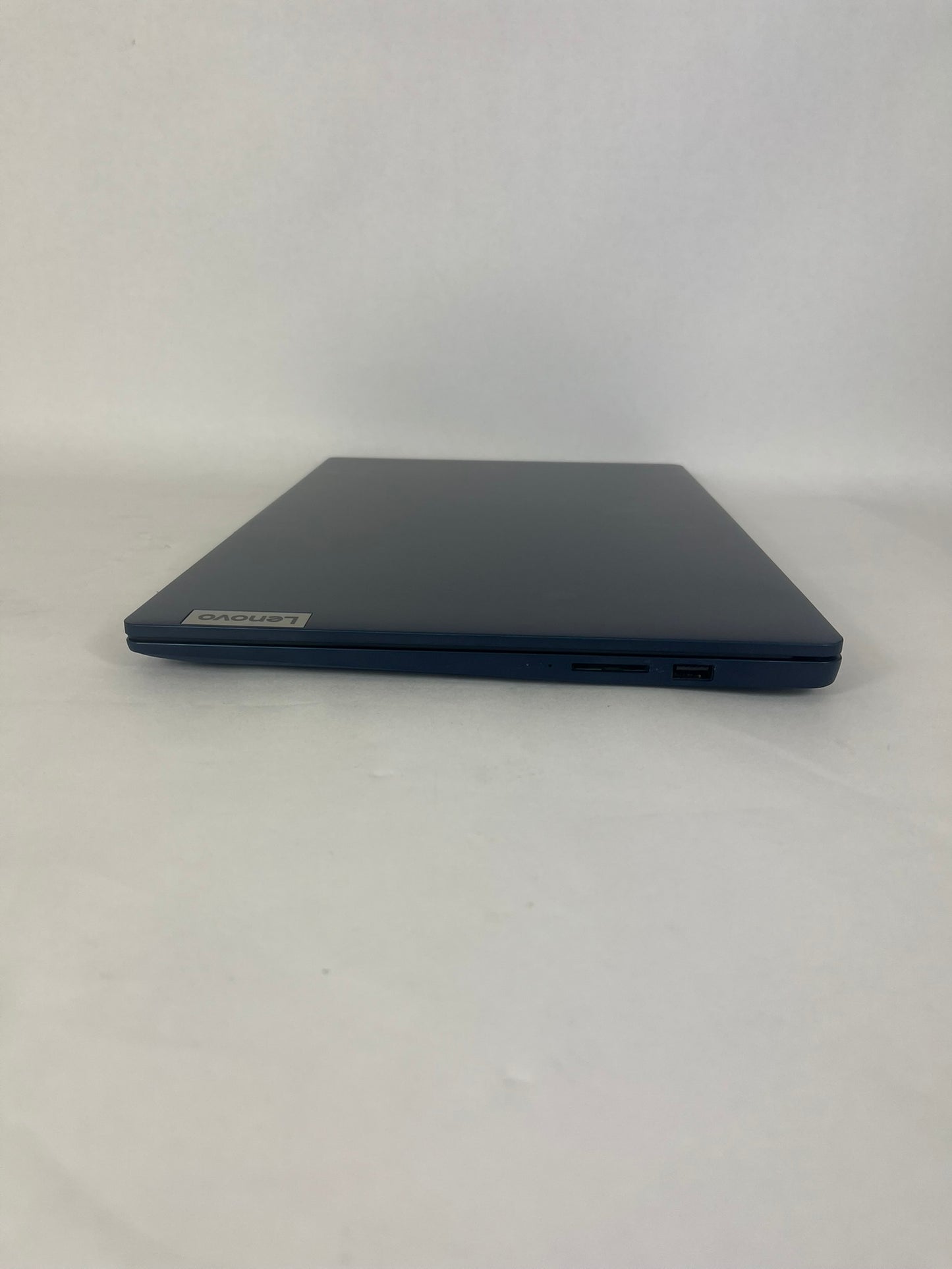 Ideapad Slim 3 15ABR8 15.6in FHD AMD Ryzen 7 7730U 2GHz 16GB RAM 512GB SSD
