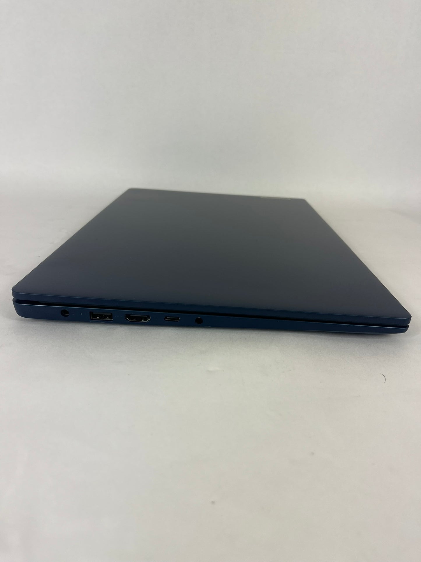 Ideapad Slim 3 15ABR8 15.6in FHD AMD Ryzen 7 7730U 2GHz 16GB RAM 512GB SSD