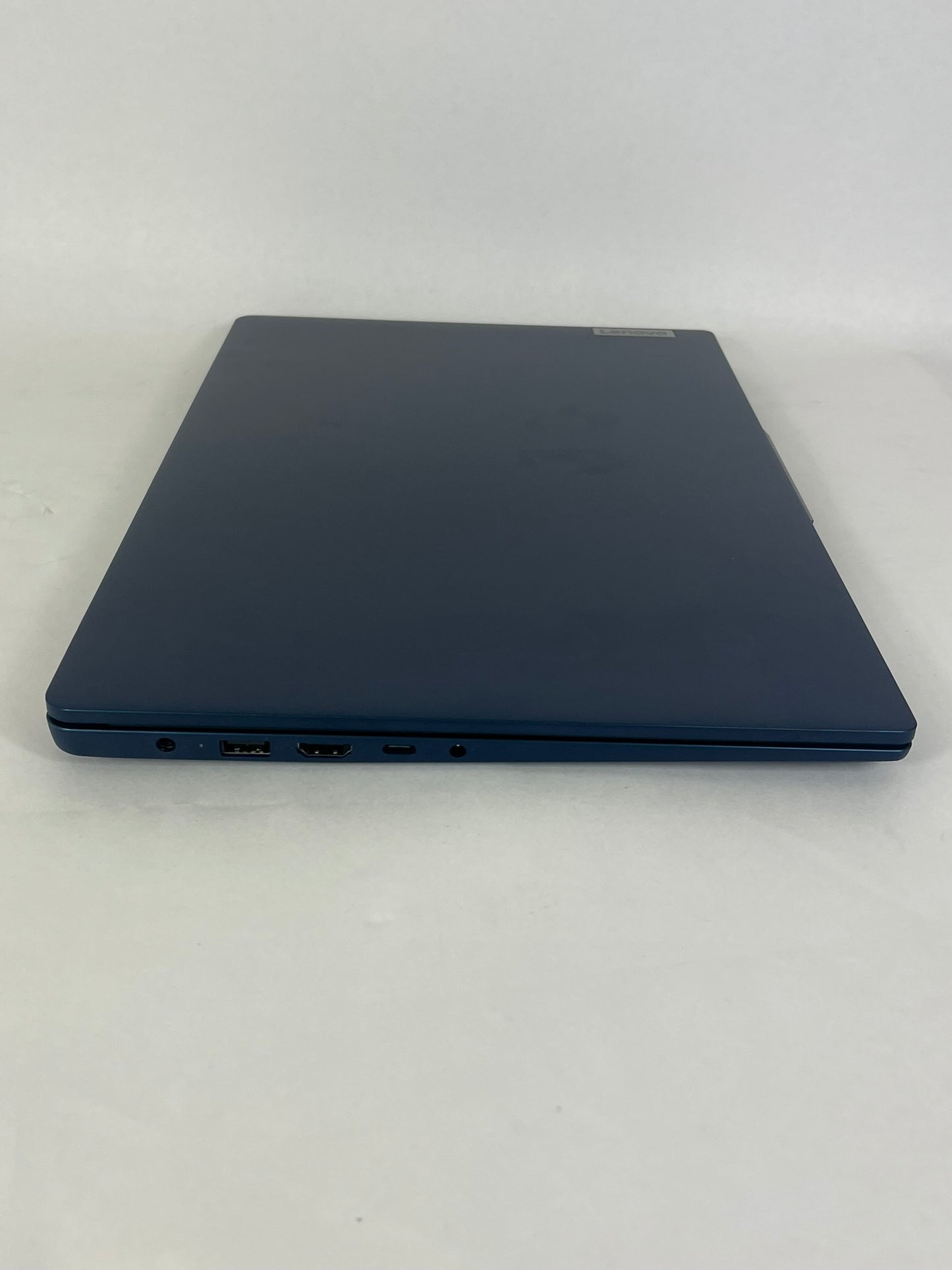 Ideapad Slim 3 15ABR8 15.6in FHD AMD Ryzen 7 7730U 2GHz 16GB RAM 512GB SSD