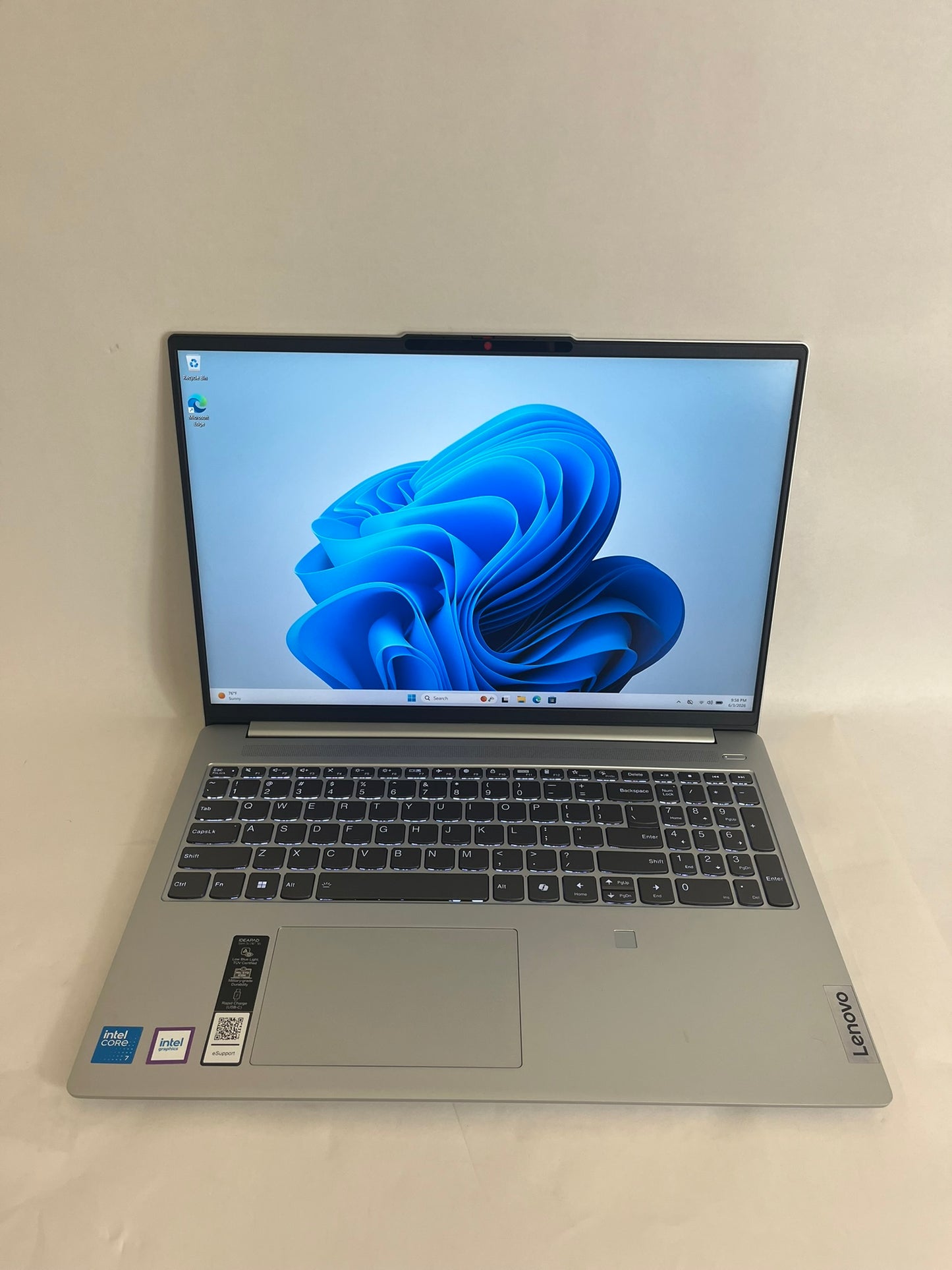 Lenovo IdeaPad Slim 5 16IRU9 16in Intel Core 7 150U 1.8GHz 8GB RAM 512GB WIN11