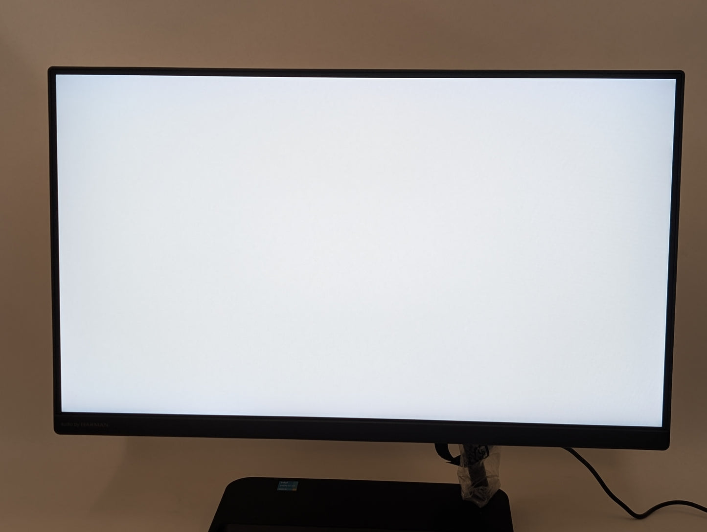 Lenovo IdeaCentre AIO 3 22IAP7 21.5in Intel Pentium 8505 1.2GHz 4GB Ram 256GB