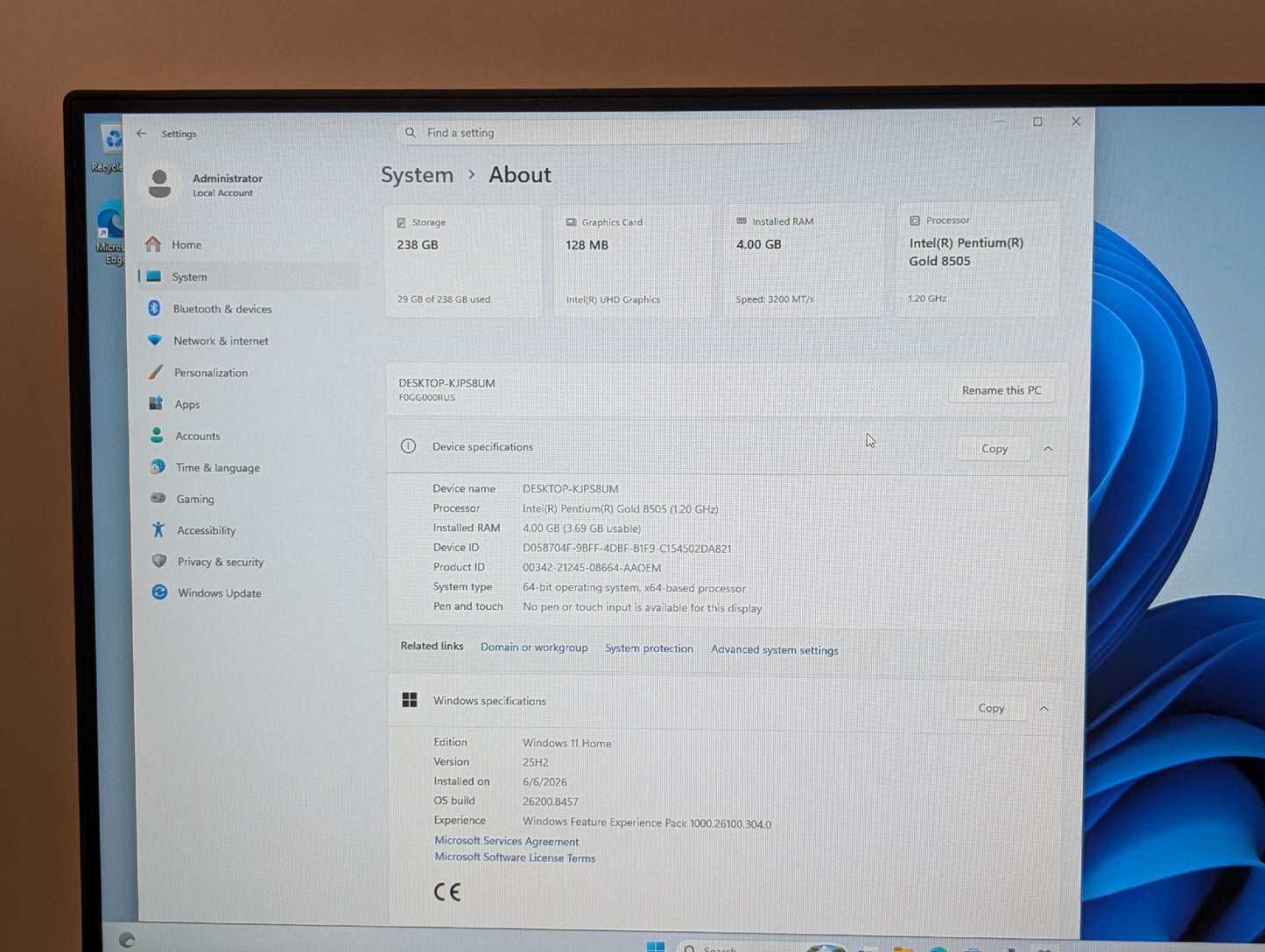 Lenovo IdeaCentre AIO 3 22IAP7 21.5in Intel Pentium 8505 1.2GHz 4GB RAM 256GB