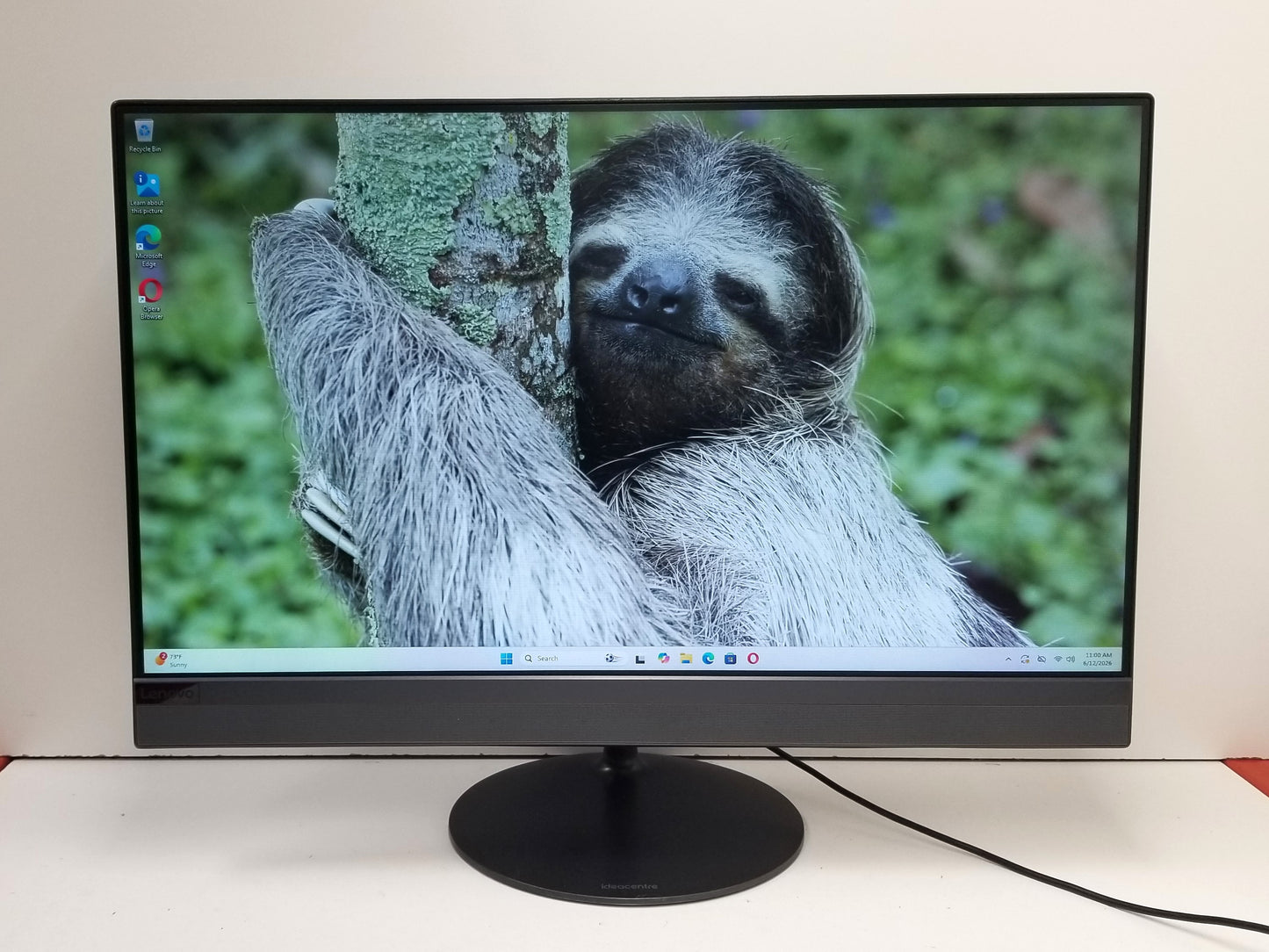 Lenovo IdeaCentre™ 520 All-In-One PC, 23.8 In R3-2200GE, 8GB, 1TB