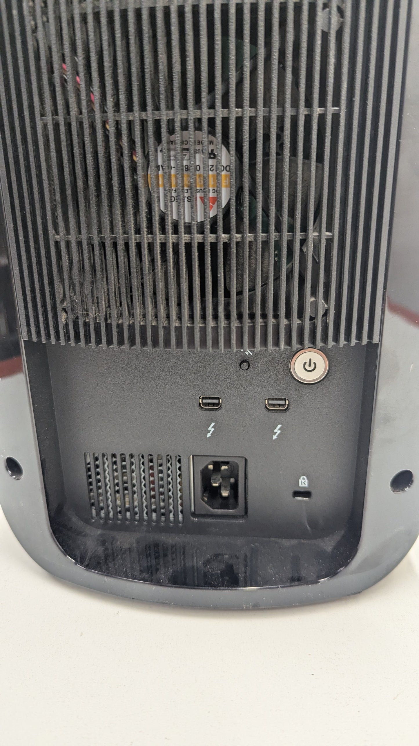 G-Speed Studio XL 8-Bay Thunderbolt 2 RAID Array (6x6 TB HDD + 500GB SSD)
