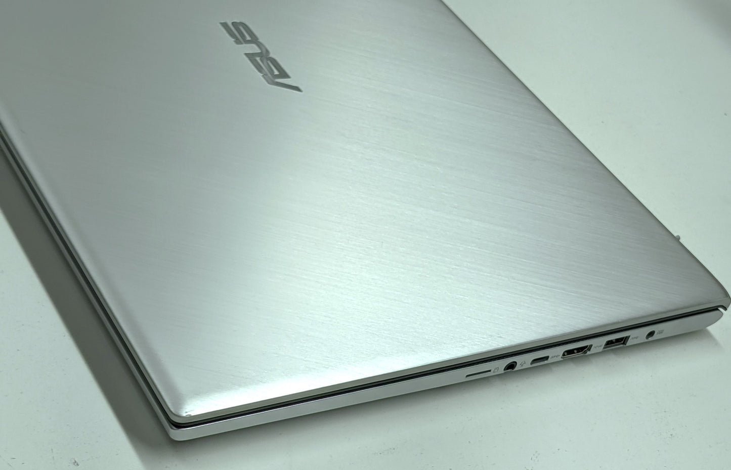 ASUS VIVOBOOK K712E 17.3in LAPTOP i5-1135G7 8GB 512GB