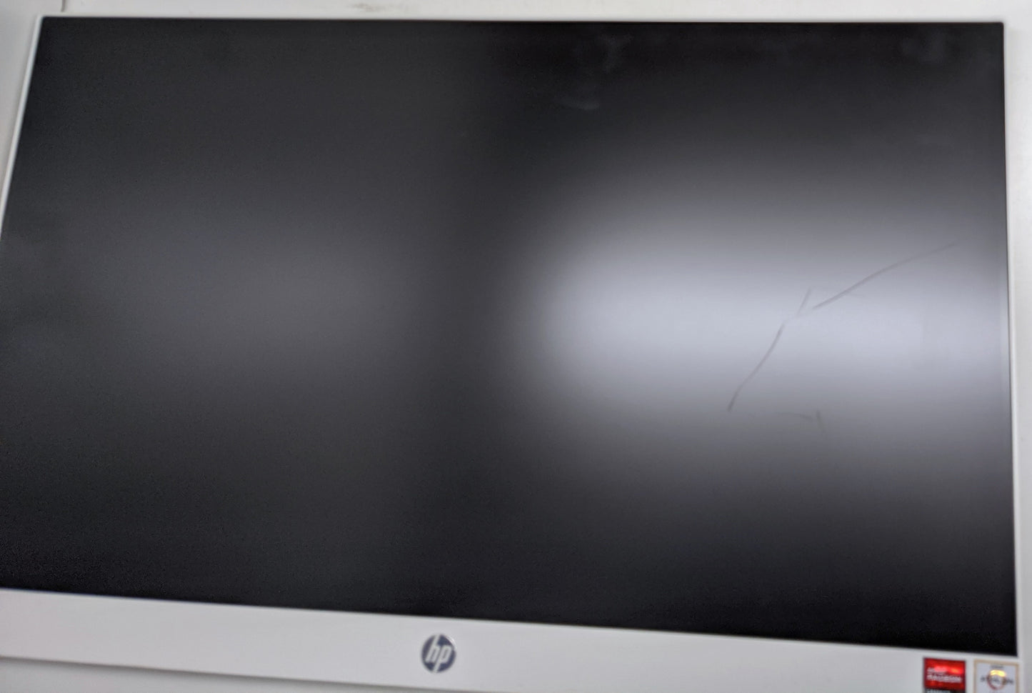 HP AIO 24-CR0046 DESKTOP AMD ATHLON GOLD 7220U 4GB 256GB
