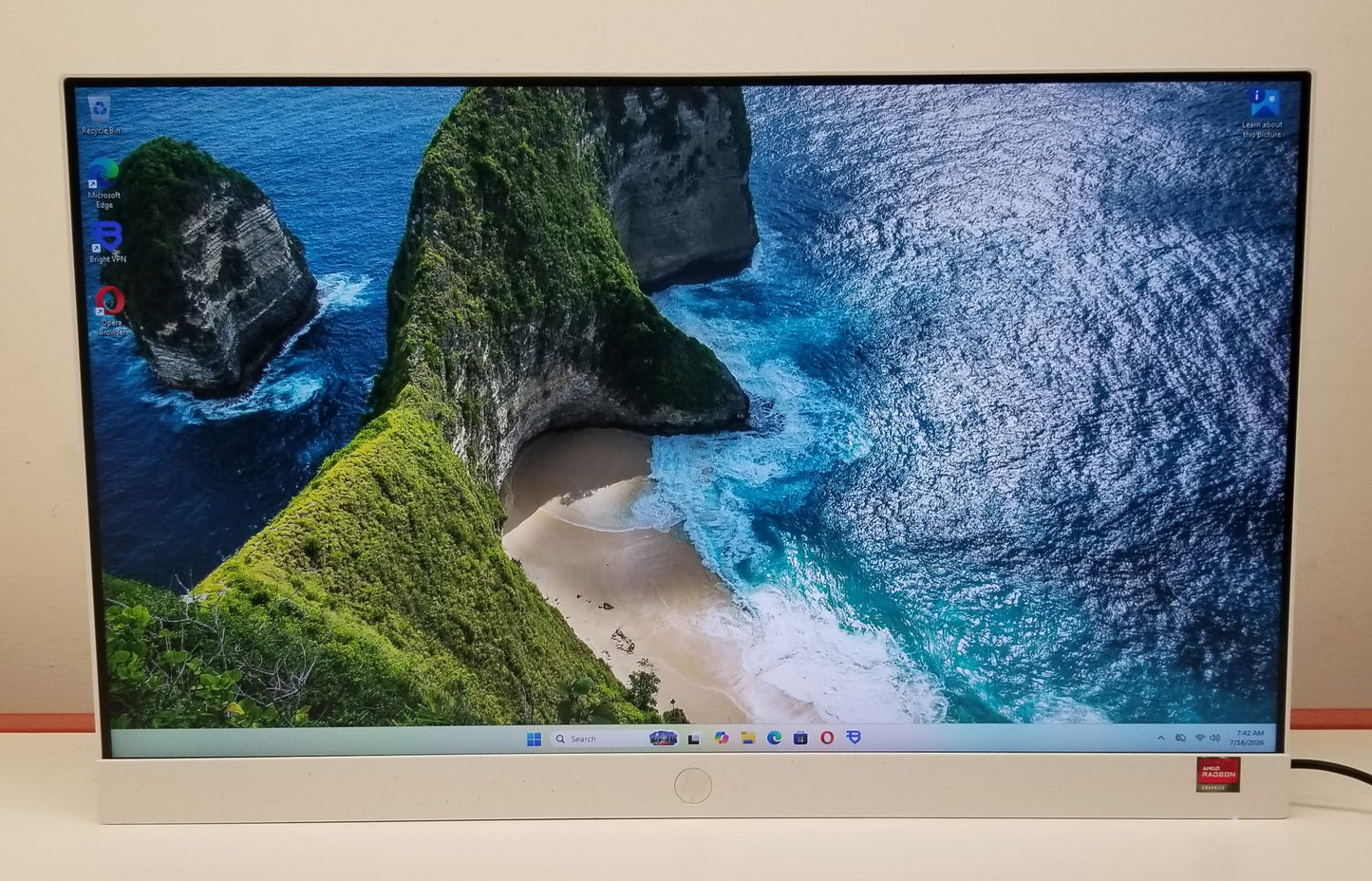 HP AIO 24-CR0046 All-in-One 23.8 In  Gold, 4GB RAM, 256GB SSD,