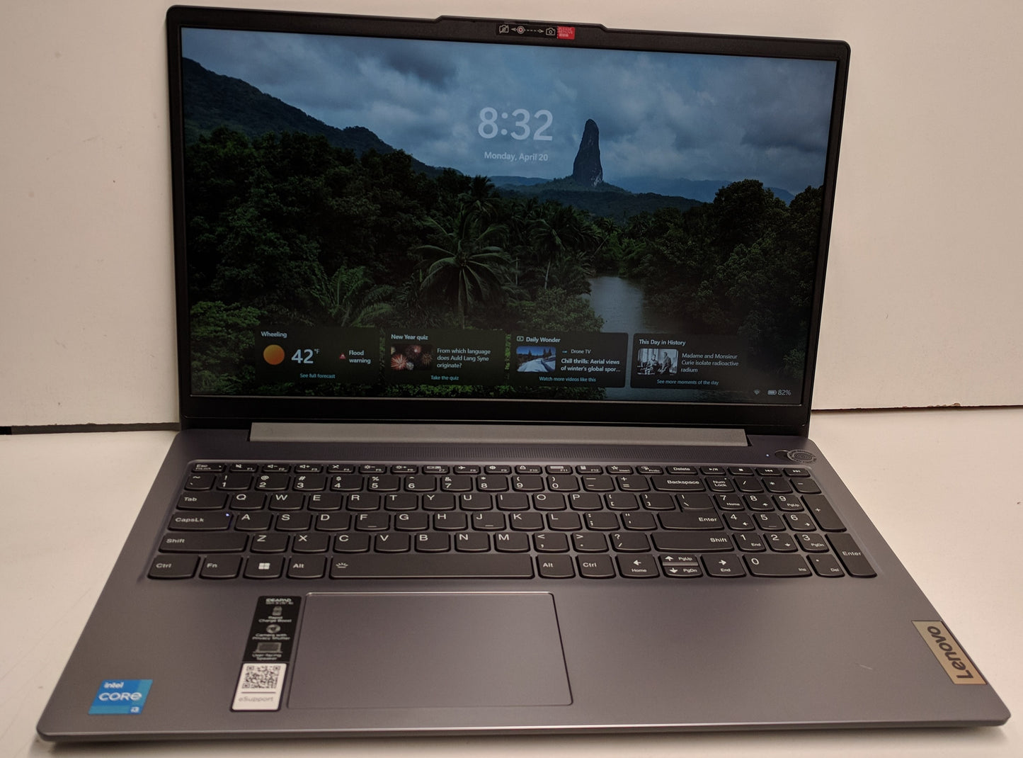 IdeaPad Slim 3 15IRU8 I3-1305@1.6GHZ, 8GB, 256GB