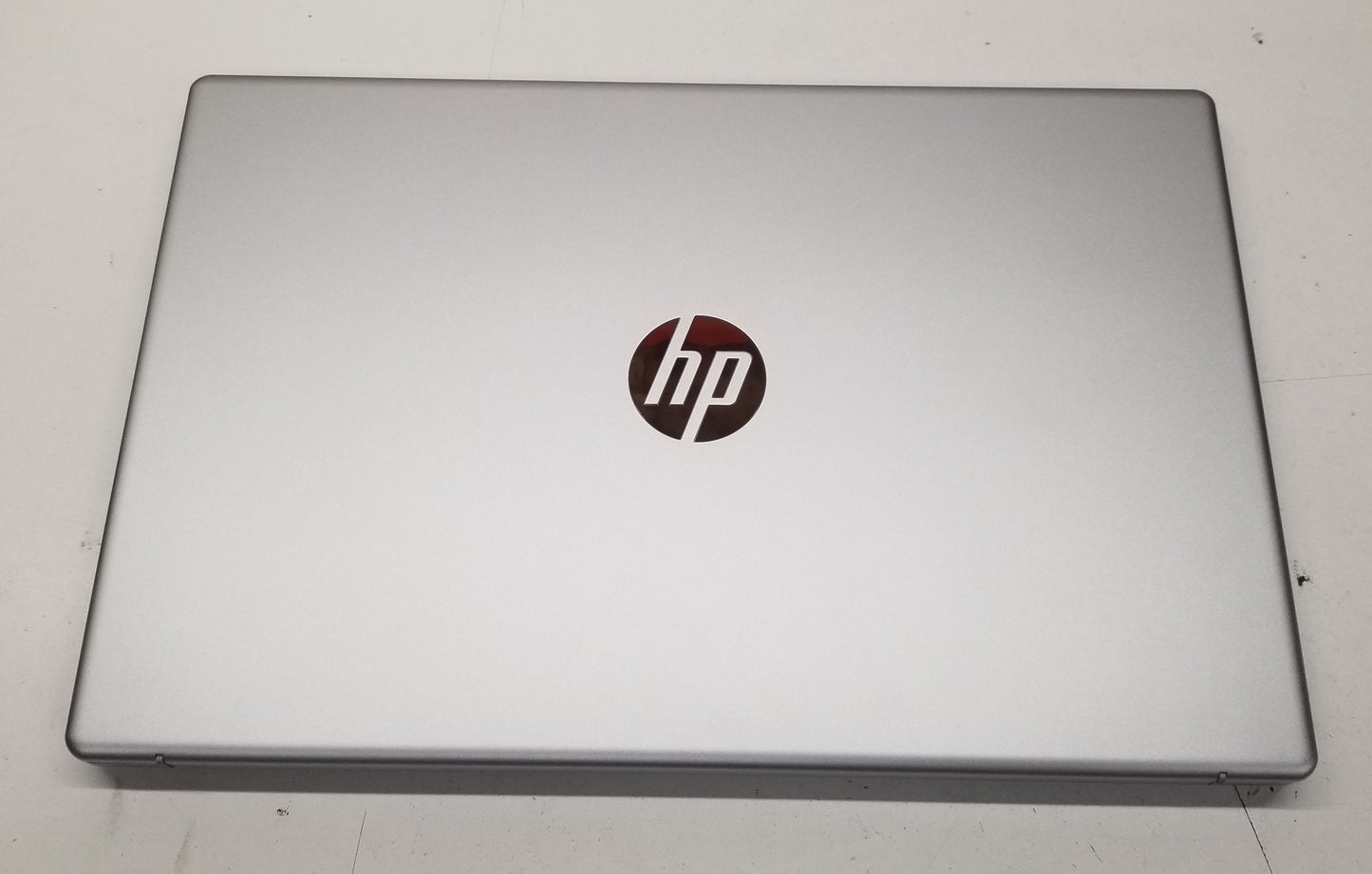 HP 15-FC0013OD R3-7320U,8GB RAM, 256GB SSD
