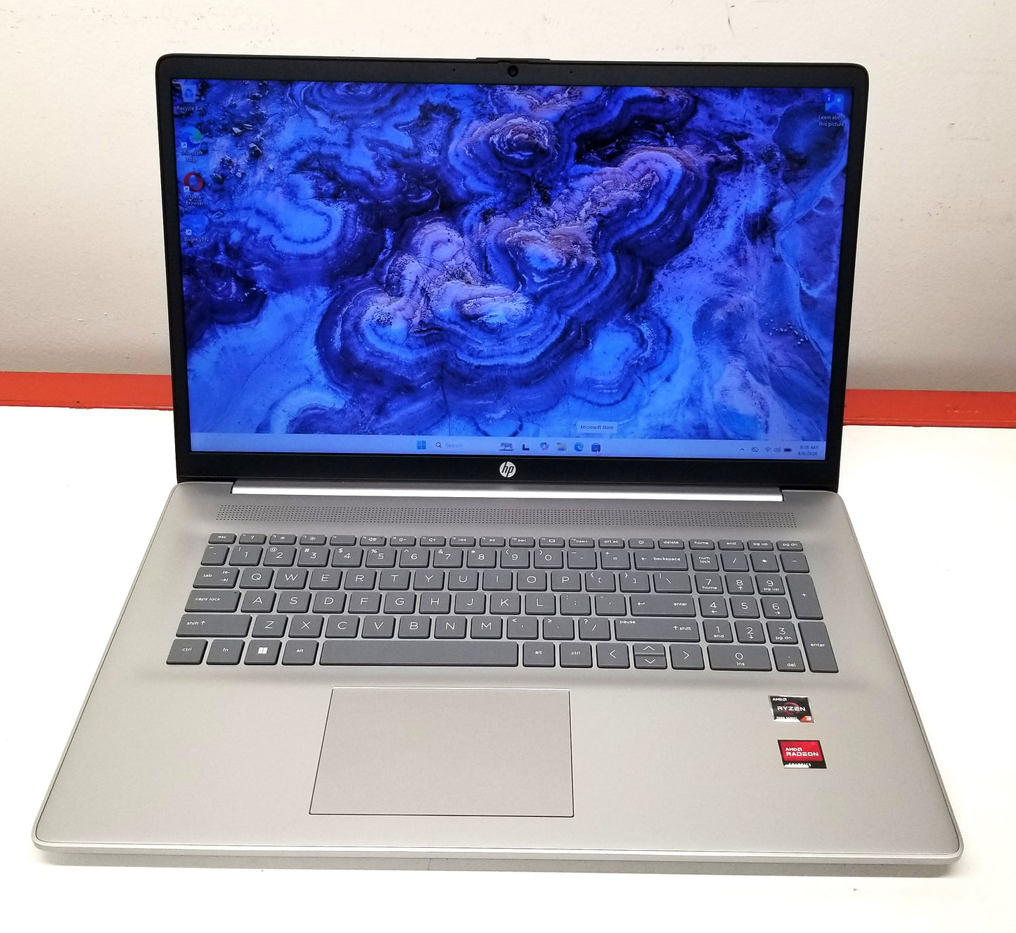 HP 17-cp2134od R3-7320U, 8GB, 256GB