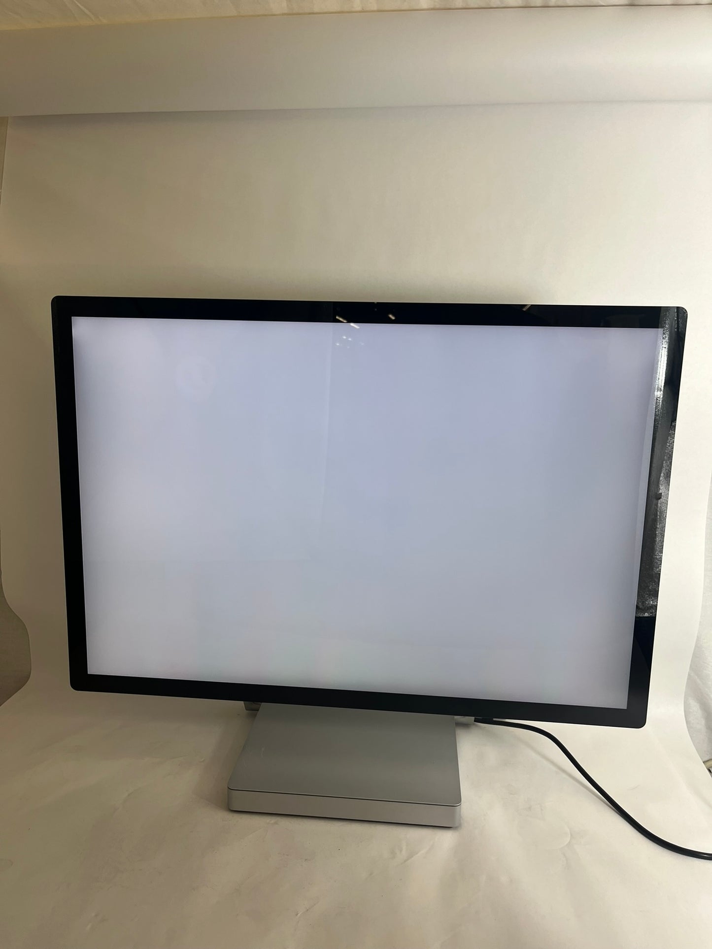 Microsoft Surface Studio 2 i7 7820HQ 2.9GHz 32GB RAM GTX 1070 1TB SSD W11