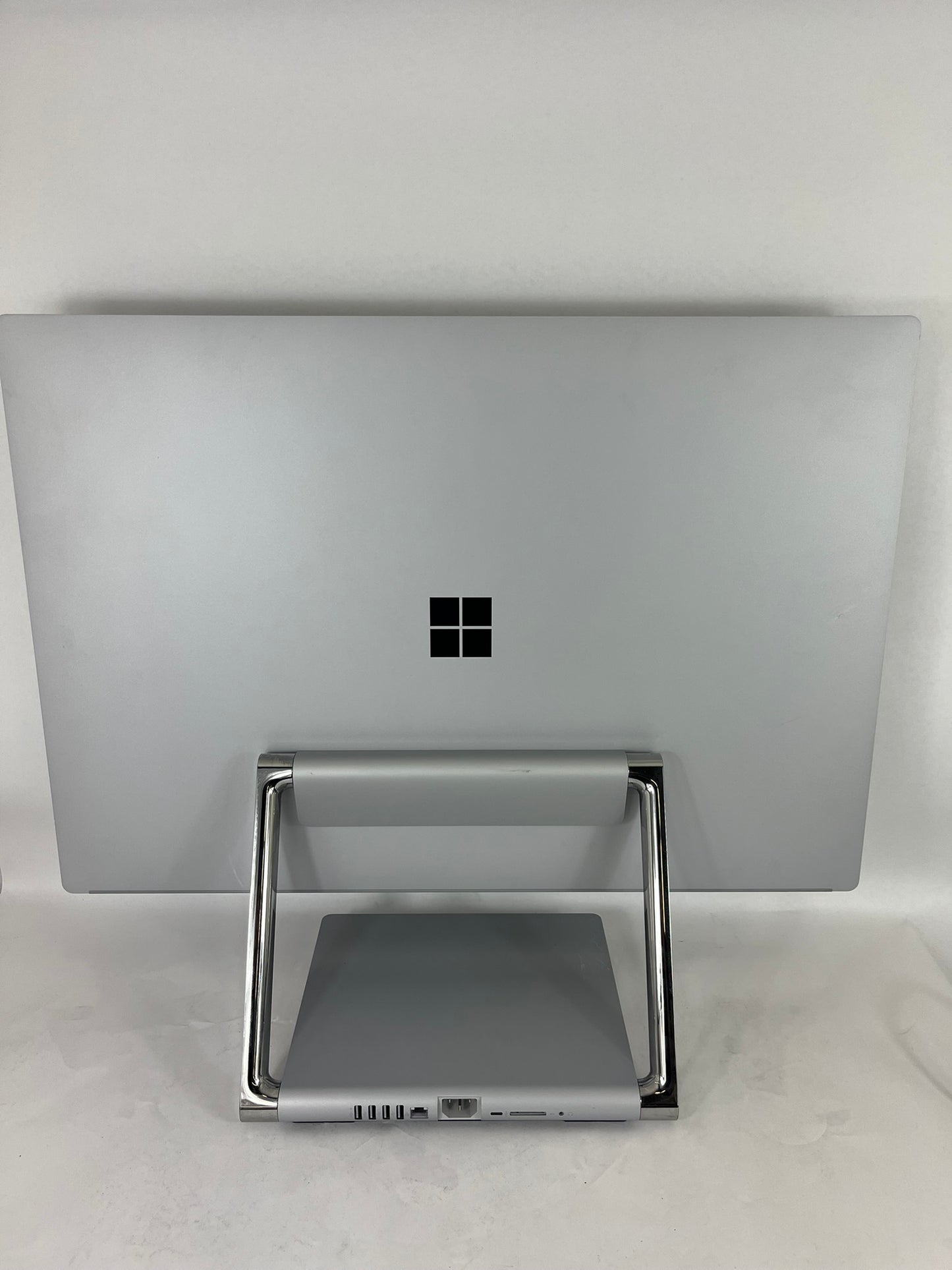 Microsoft Surface Studio 2 i7 7820HQ 2.9GHz 32GB RAM GTX 1070 1TB SSD W11