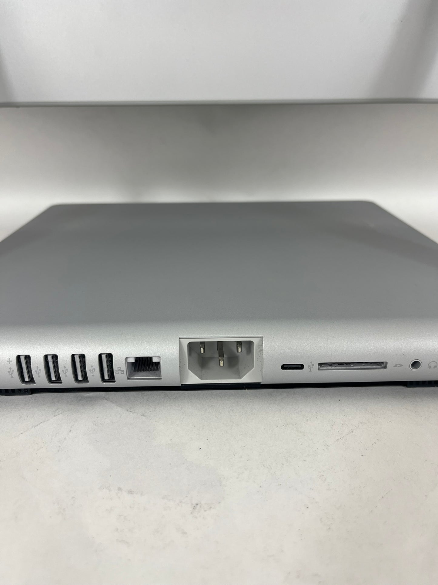 Microsoft Surface Studio 2 i7 7820HQ 2.9GHz 32GB RAM GTX 1070 1TB SSD W11