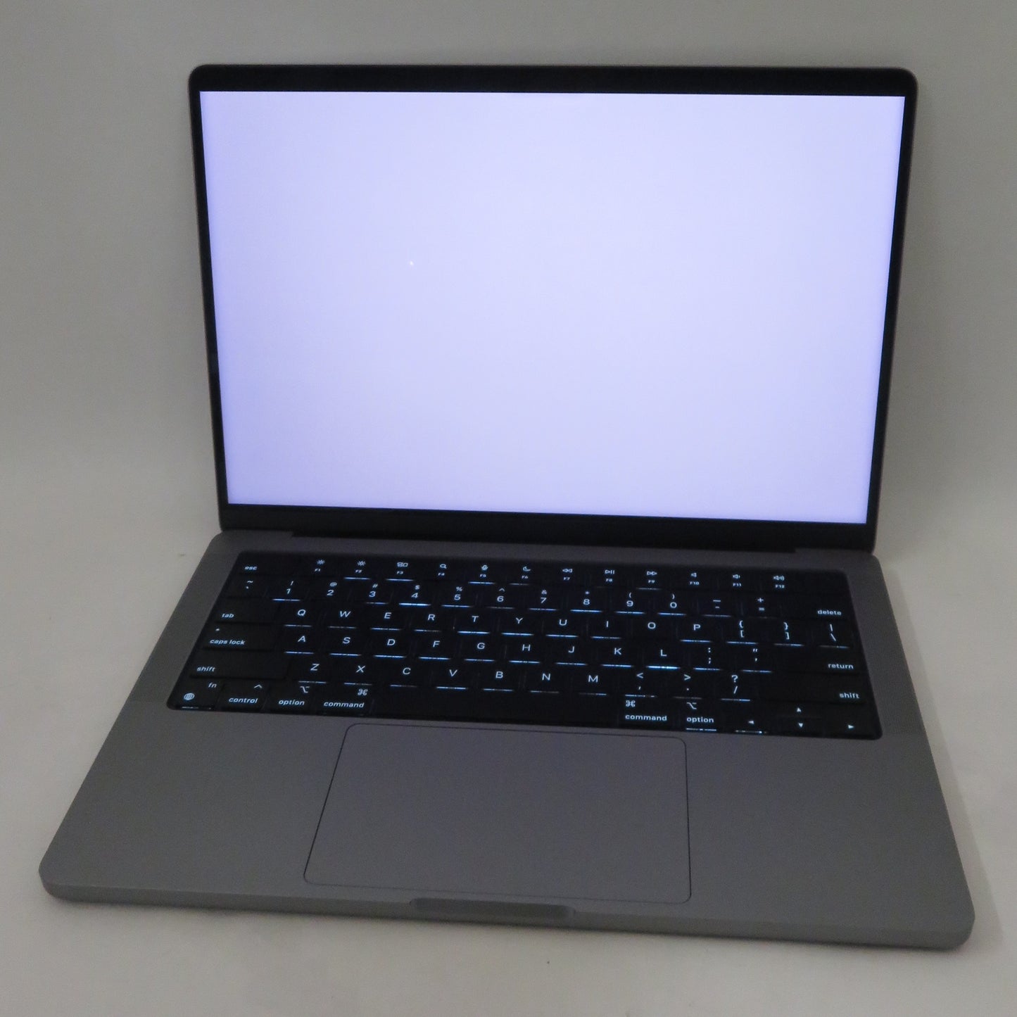 Apple Macbook Pro 2023 14in Retina XDR M2 Pro 16GB RAM 512GB Tahoe A2779