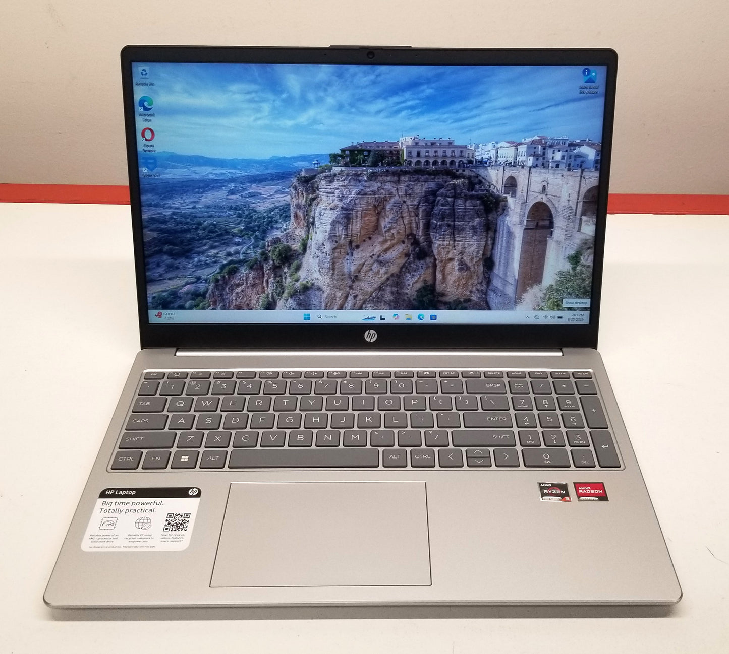 HP 15-fc0013od 15.6 In R3-7320U,8GB RAM, 256GB SSD