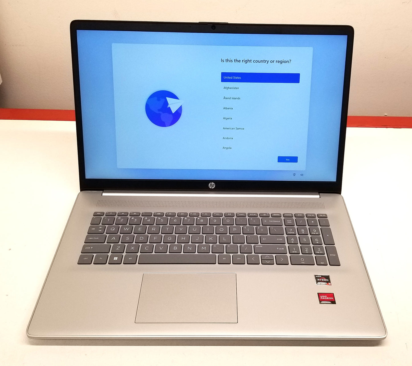 HP 17-CP2134OD 17.3in R3-7320U, 8GB, 256GB