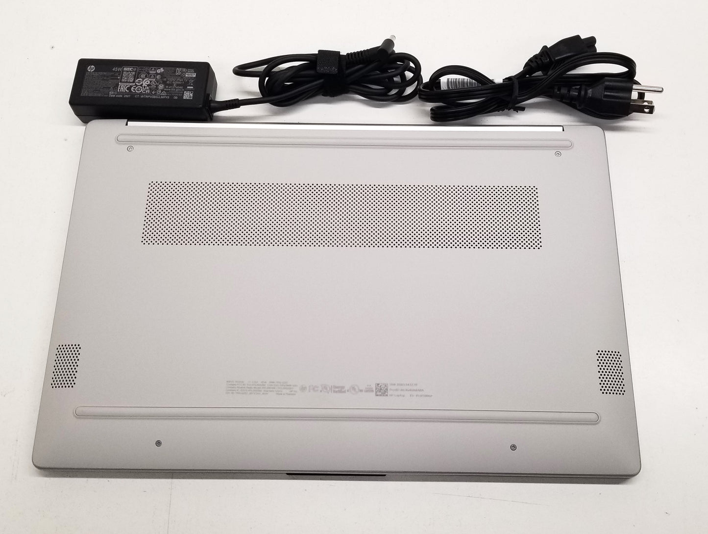 HP 15-FC0500NR 15.6 In R3-7320U,8GB Memory, 256GB Solid State Drive