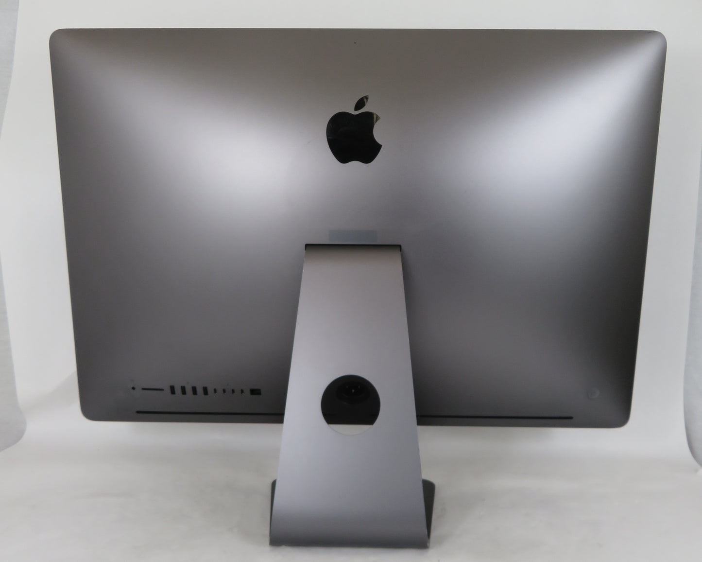 Apple iMac Pro 27in 2017 A1862 W-2140B 3.2GHz VEGA 56 1TB SSD 32GB RAM macOS