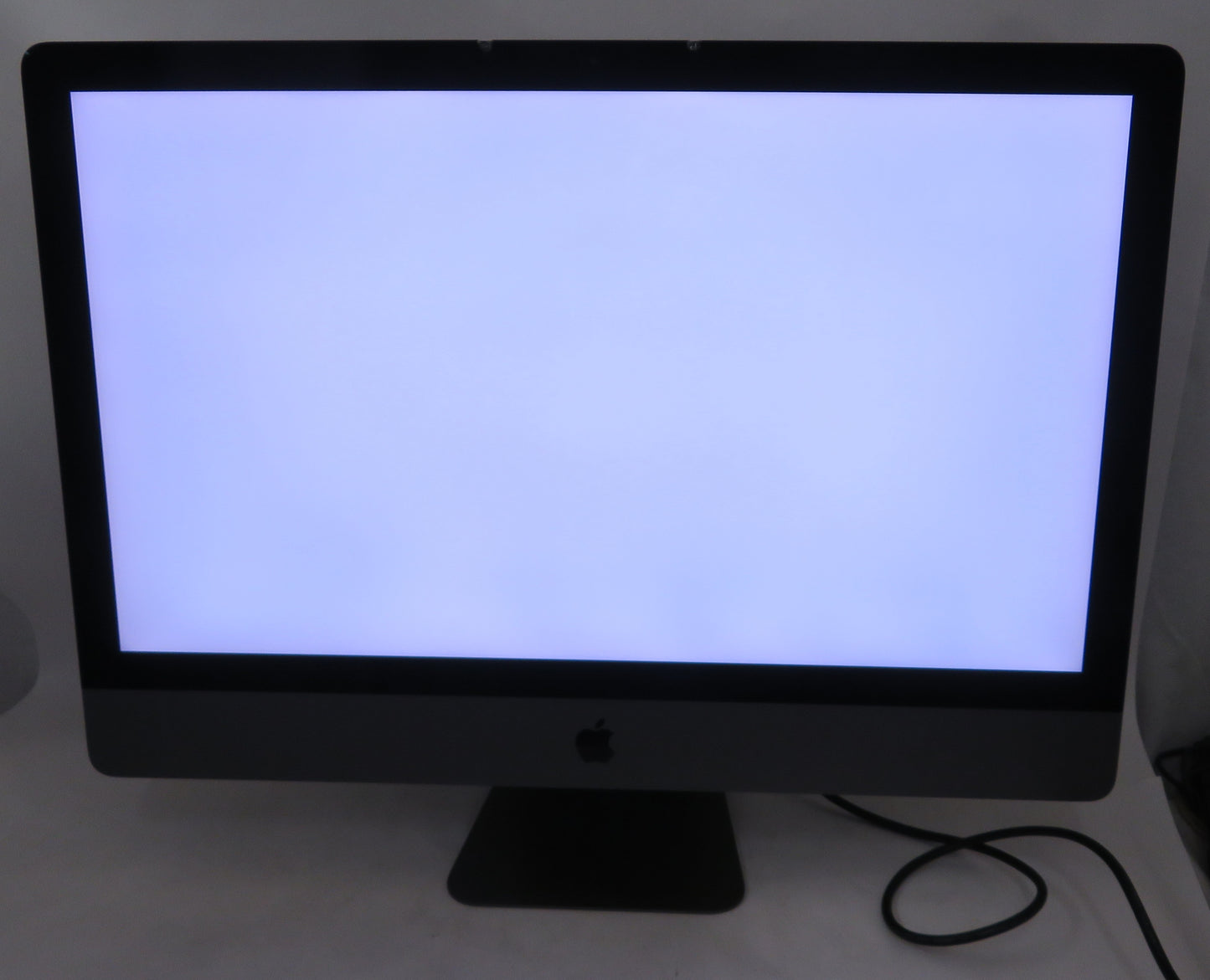 Apple iMac Pro 27in 2017 A1862 W-2140B 3.2GHz VEGA 56 1TB SSD 32GB RAM macOS