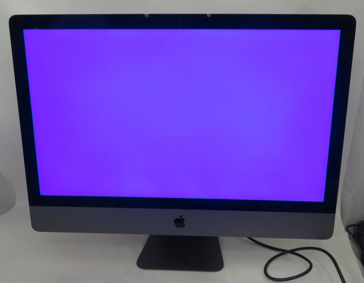 Apple iMac Pro 27in 2017 A1862 W-2140B 3.2GHz VEGA 56 1TB SSD 32GB RAM macOS