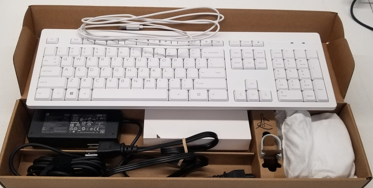 HP AIO 24-CR0036 23.8IN R5-7520U,8GB RAM, 256GB SSD