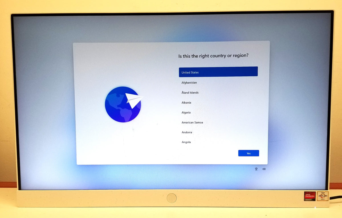 HP AIO 24-CR0046 All-in-One 23.8 In Gold 7220U,4GB RAM, 256GB SSD