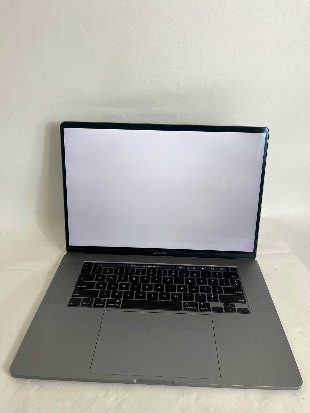 Apple MacBook Pro 2019 16in A2141 i9 9980HK 2.4GHz 32GB RAM 1TB macos