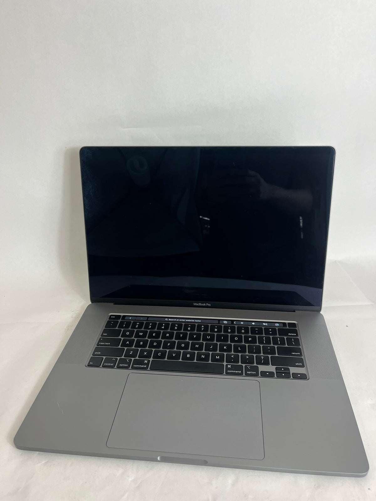 Apple MacBook Pro 2019 16in A2141 i9 9980HK 2.4GHz 32GB RAM 1TB macos