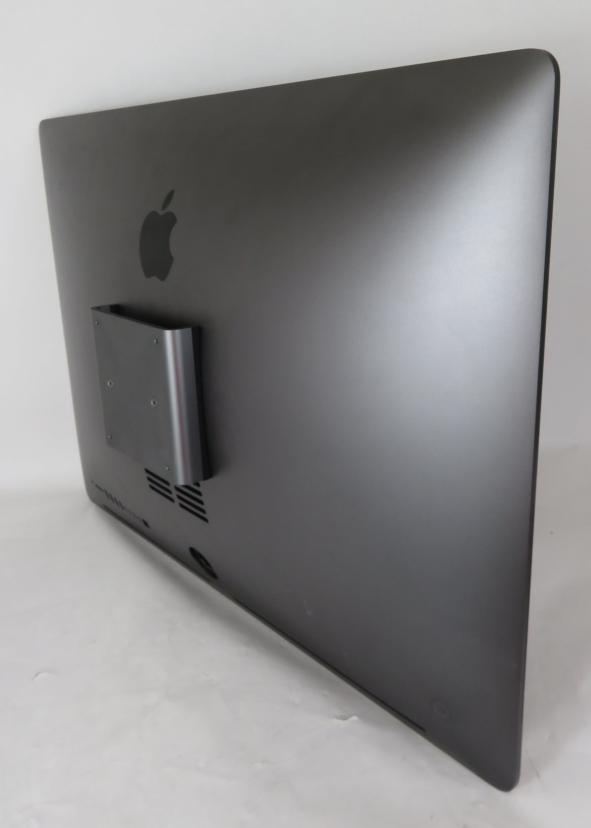 Apple iMac Pro 27in Xeon W-2140B 3.2GHz 64GB RAM 1TB macOS Radeon Pro Vega 64