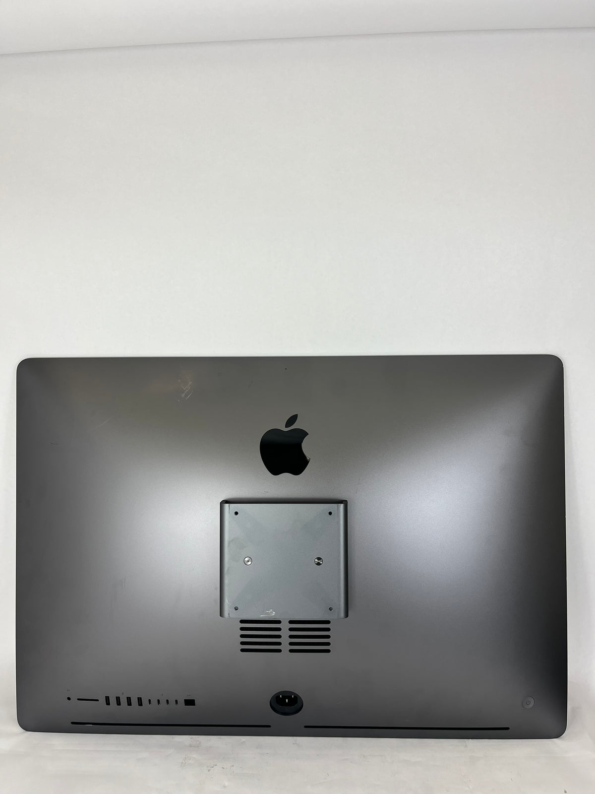 Apple iMac Pro 27in Xeon W-2150B 3.0GHz 64GB RAM 1TB macOS Radeon Pro Vega 64