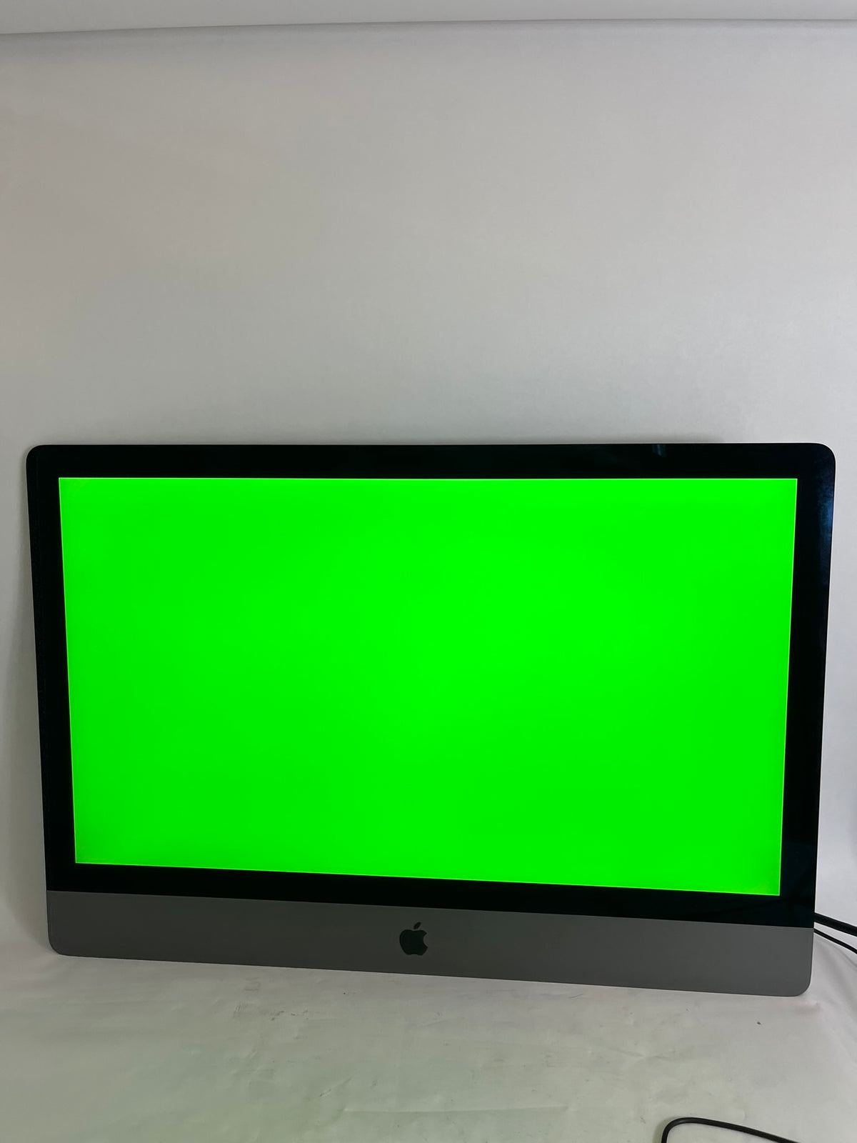 Apple iMac Pro 27in Xeon W-2150B 3.0GHz 64GB RAM 1TB macOS Radeon Pro Vega 64
