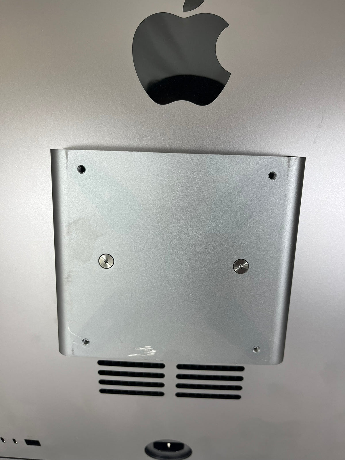 Apple iMac Pro 27in Xeon W-2150B 3.0GHz 64GB RAM 1TB macOS Radeon Pro Vega 64