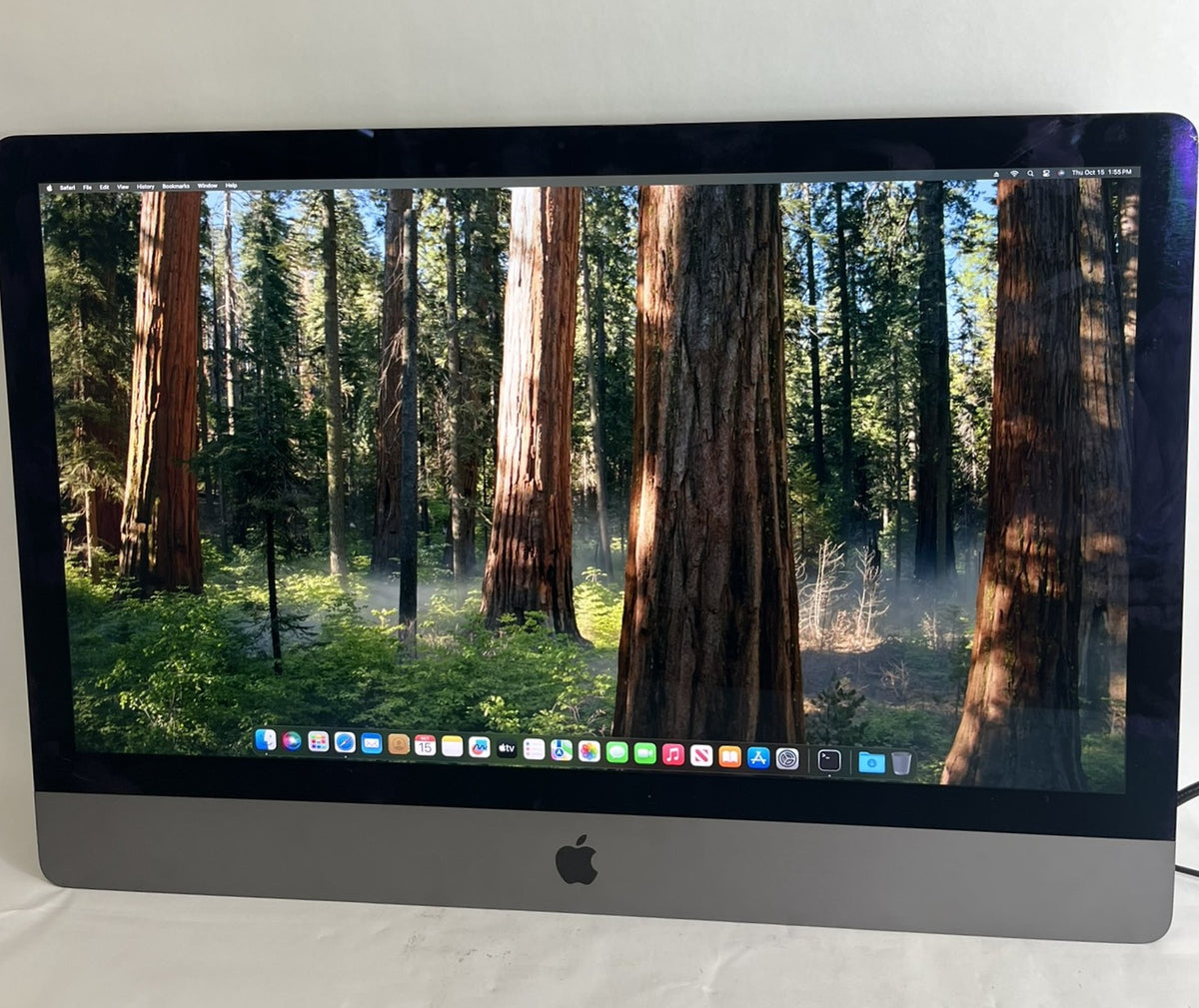 Apple iMac Pro 27in Xeon W-2150B 3.0GHz 64GB RAM 1TB macOS Radeon Pro Vega 64