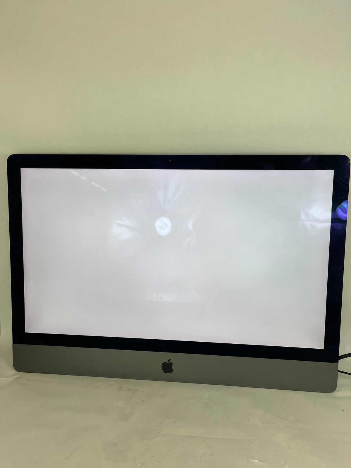 Apple iMac Pro 27in Xeon W-2150B 3.0GHz 64GB RAM 1TB macOS Radeon Pro Vega 64