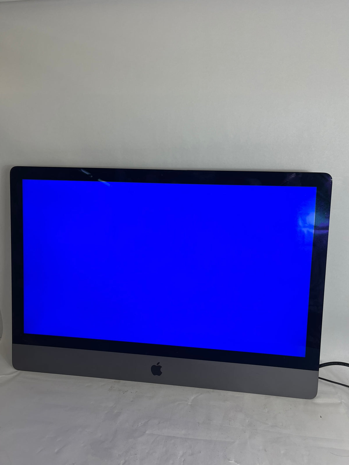 Apple iMac Pro 27in Xeon W-2150B 3.0GHz 64GB RAM 1TB macOS Radeon Pro Vega 64