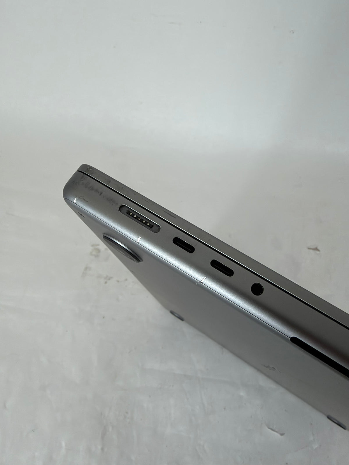 Apple Macbook Pro 2023 16in Retina M2 Pro 16GB RAM 512GB A2780