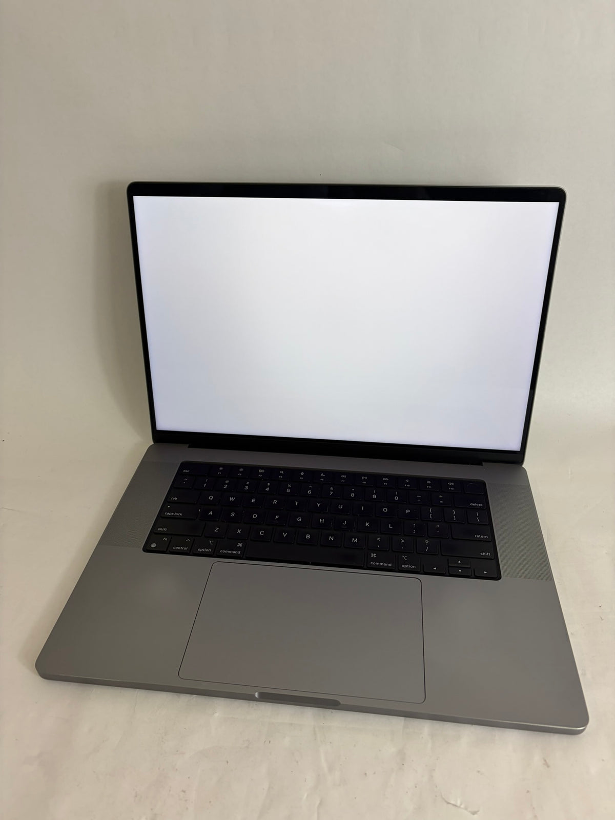 Apple Macbook Pro 2023 16in Retina M2 Pro 16GB RAM 512GB A2780