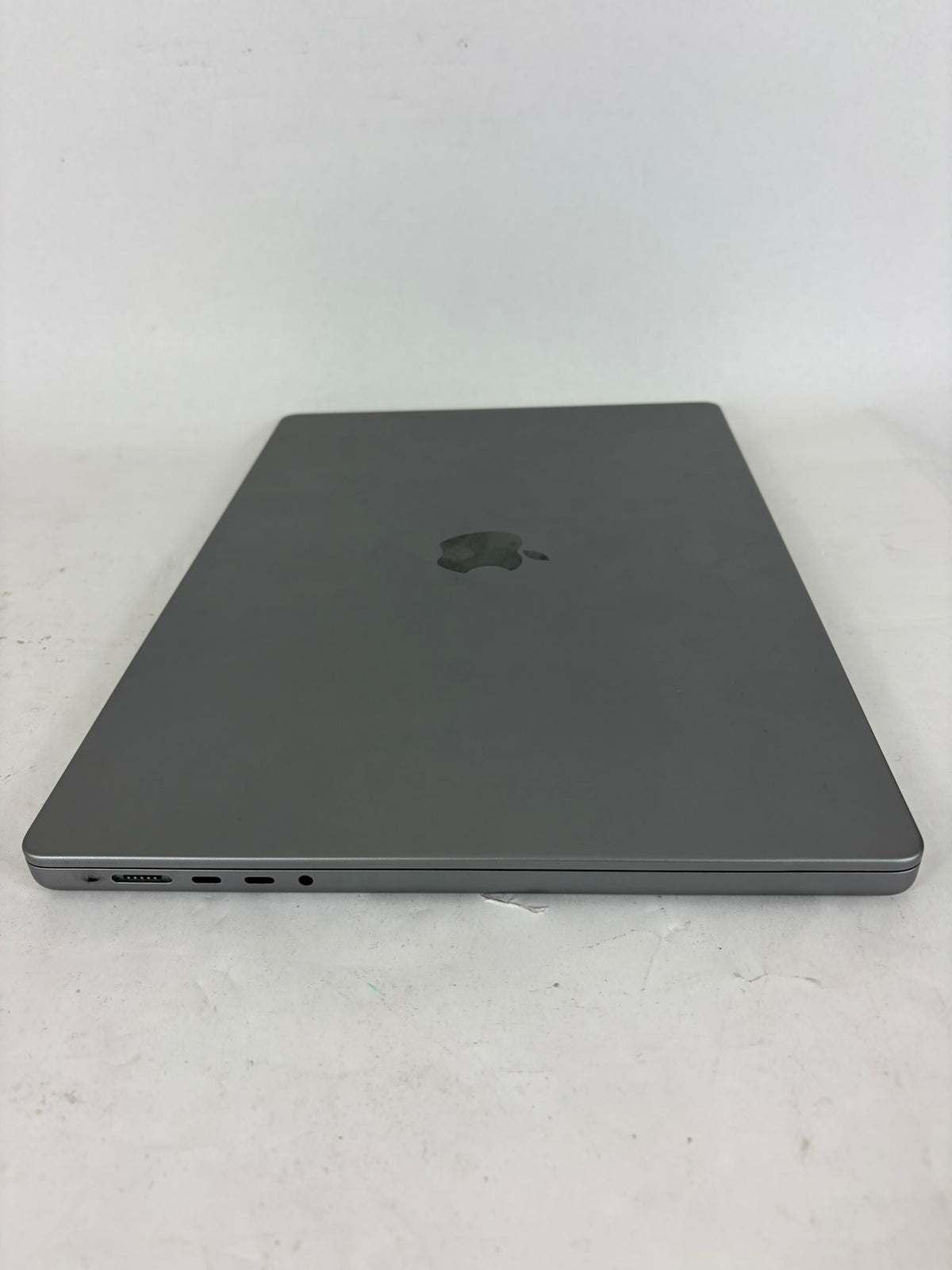 Apple Macbook Pro 2023 16in Retina M2 Pro 16GB RAM 512GB Tahoe A2780