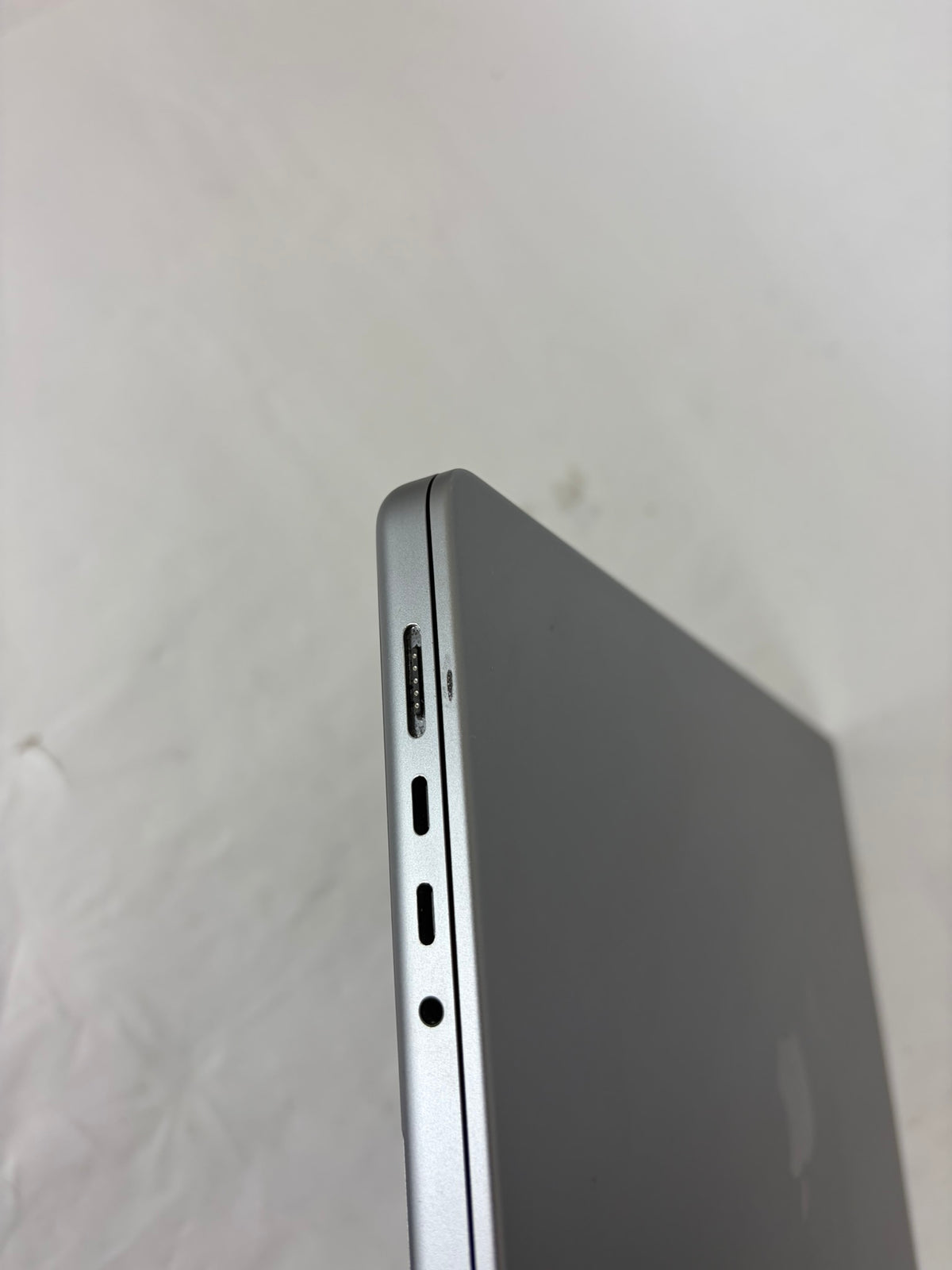 Apple Macbook Pro 2023 16in Retina M2 Pro 16GB RAM 512GB A2780