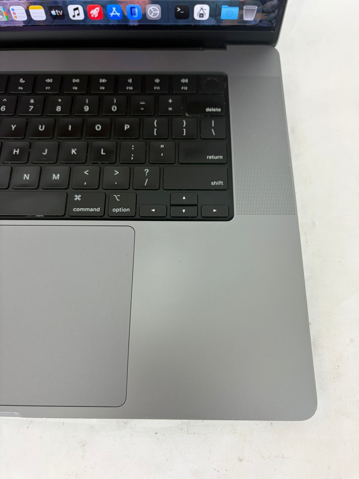 Apple Macbook Pro 2021 16in Retina XDR M1 Pro 16GB RAM 512GB macOS A2485