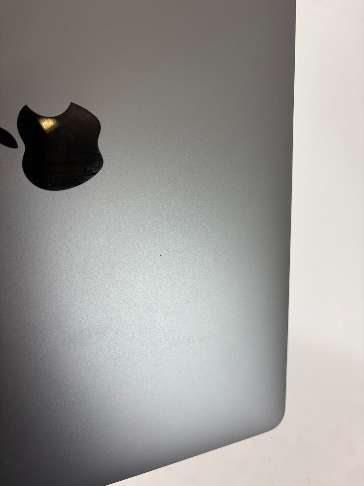 Apple Macbook Pro 2022 13in Retina M2 24GB RAM 512GB macOS A2338
