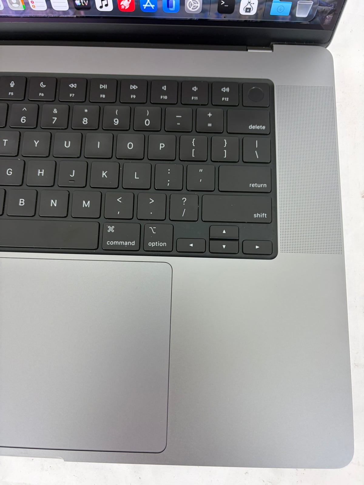 Apple Macbook Pro 2021 16in Retina XDR M1 Pro 16GB RAM 512GB macOS A2485