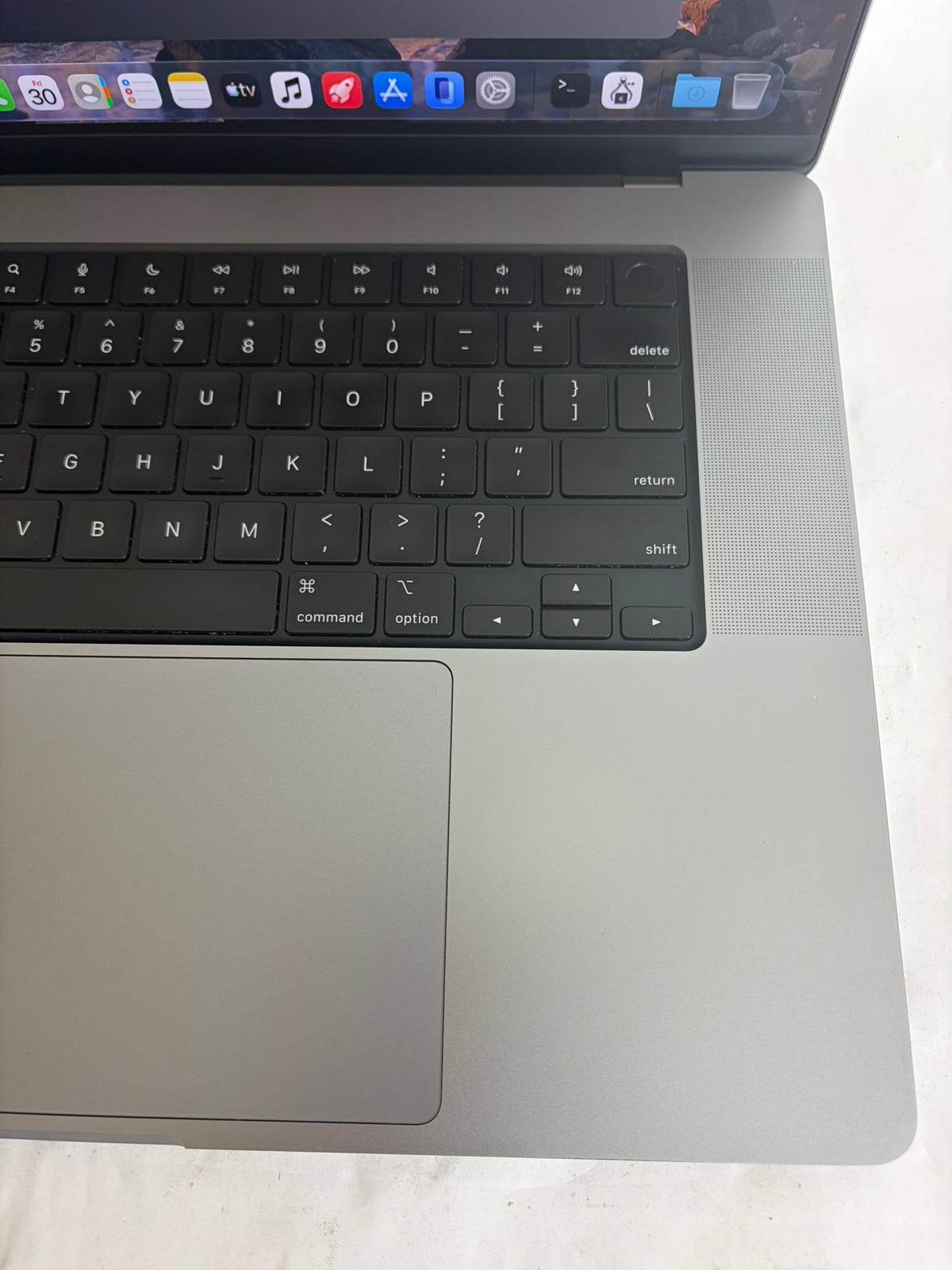 Apple Macbook Pro 2021 16in Retina XDR M1 Pro 16GB RAM 512GB macOS A2485