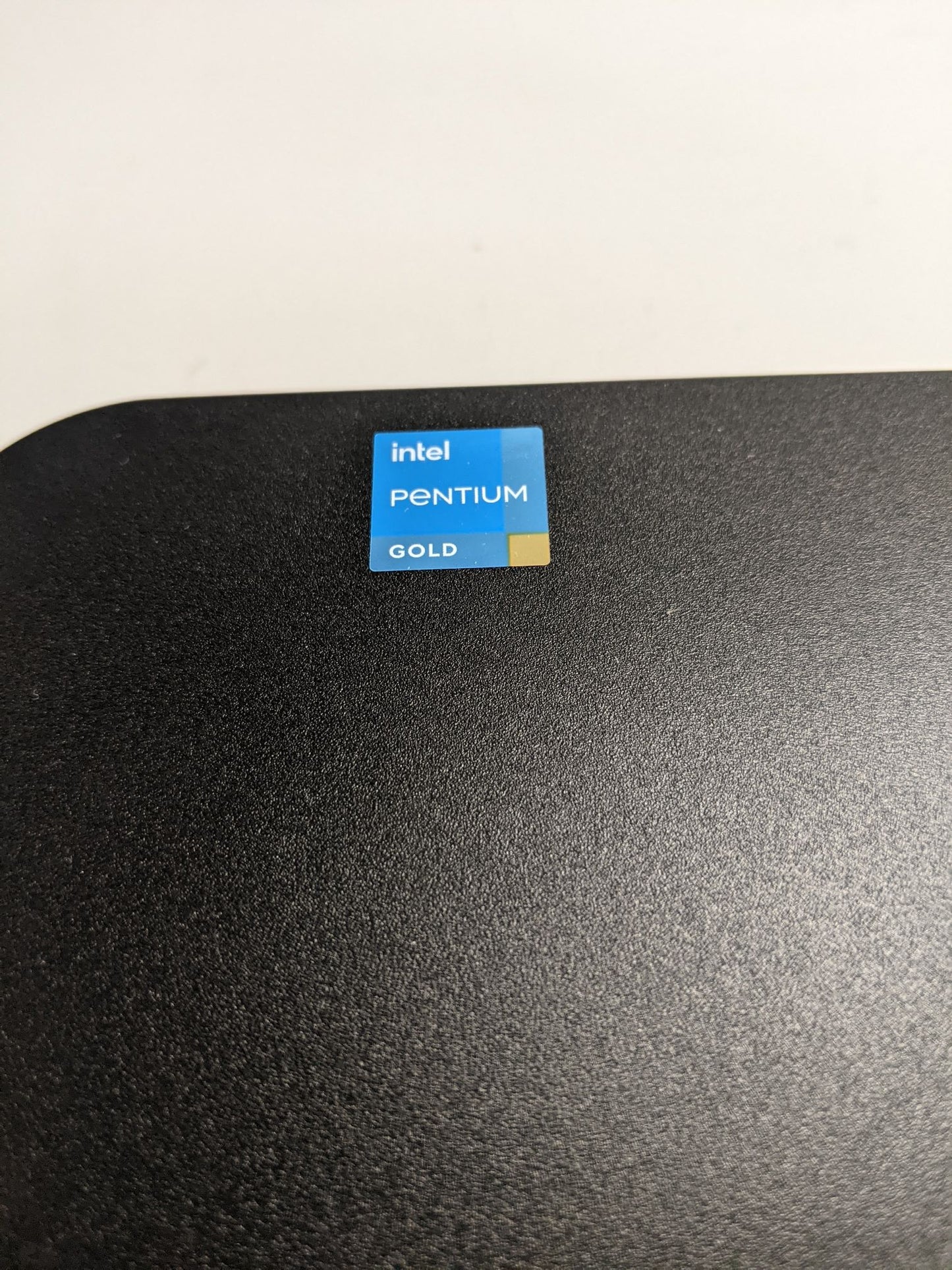 Lenovo IdeaCentre AIO 3 22IAP7 -Pentium Gold 8505 3.3 GHz- 8GB, SSD 256GB